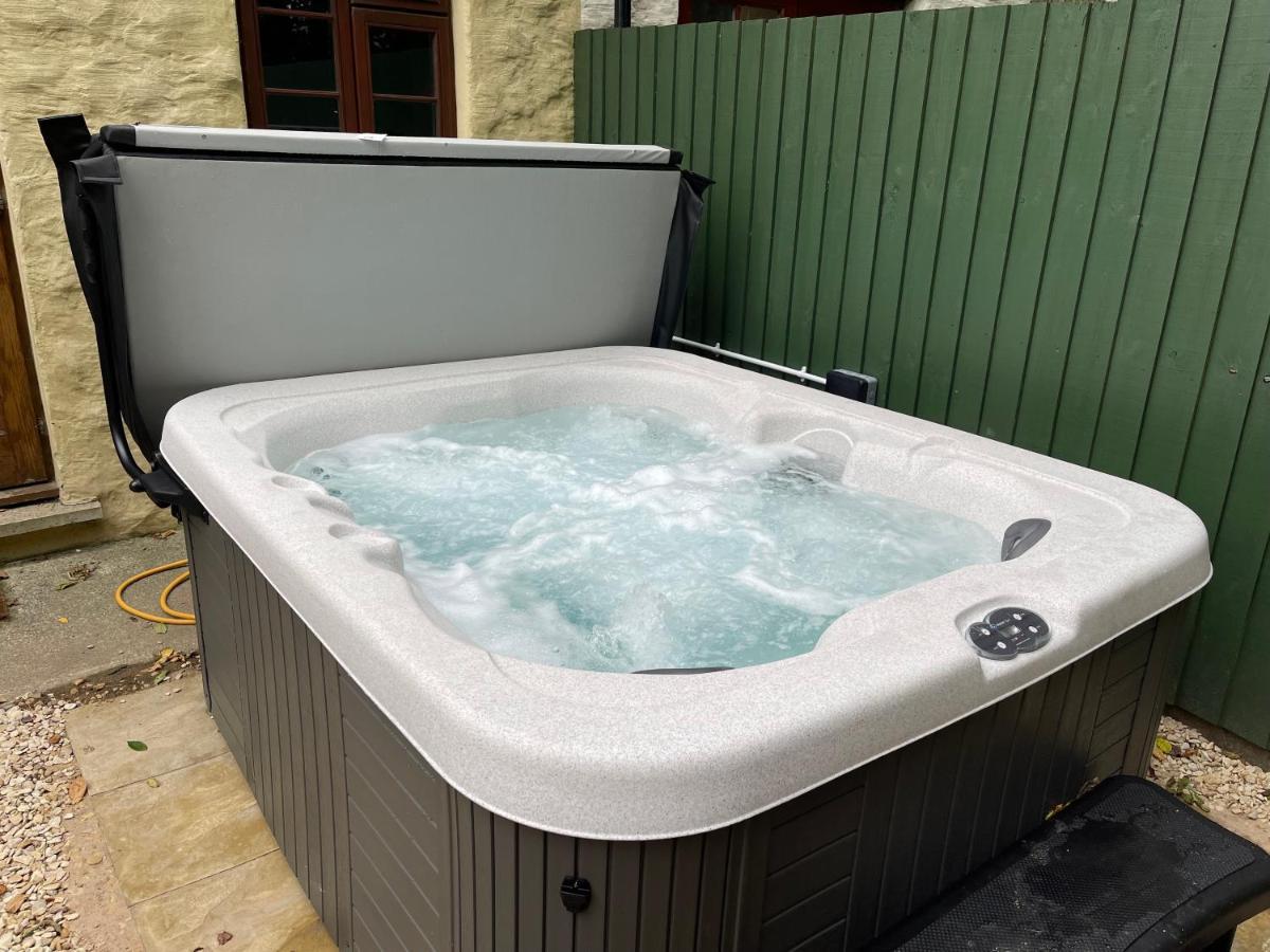 Cottage With Hot Tub In Pembrokeshire Haverfordwest Dış mekan fotoğraf